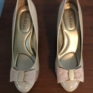 Size 8 cream color Kelly and Katie shoes